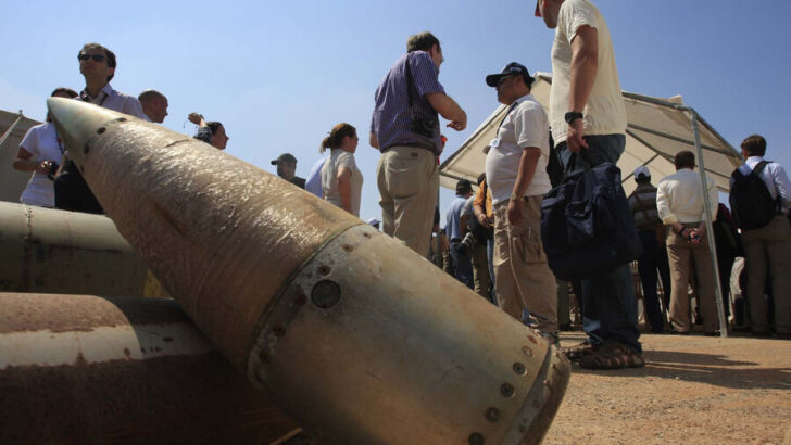 Cluster bombs: Putin warns retaliation for US-armed Ukraine