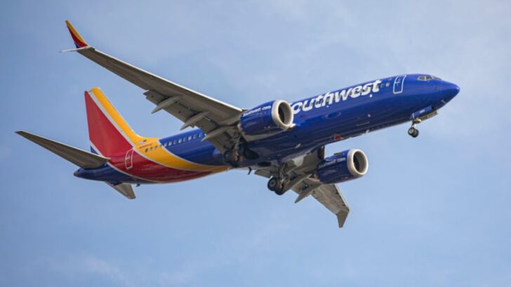 Federal agencies investigating near miss between Southwest jet and private plane